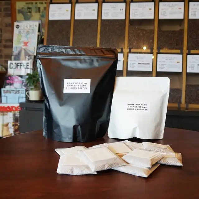 عرض ملابس الموضة - ملابس